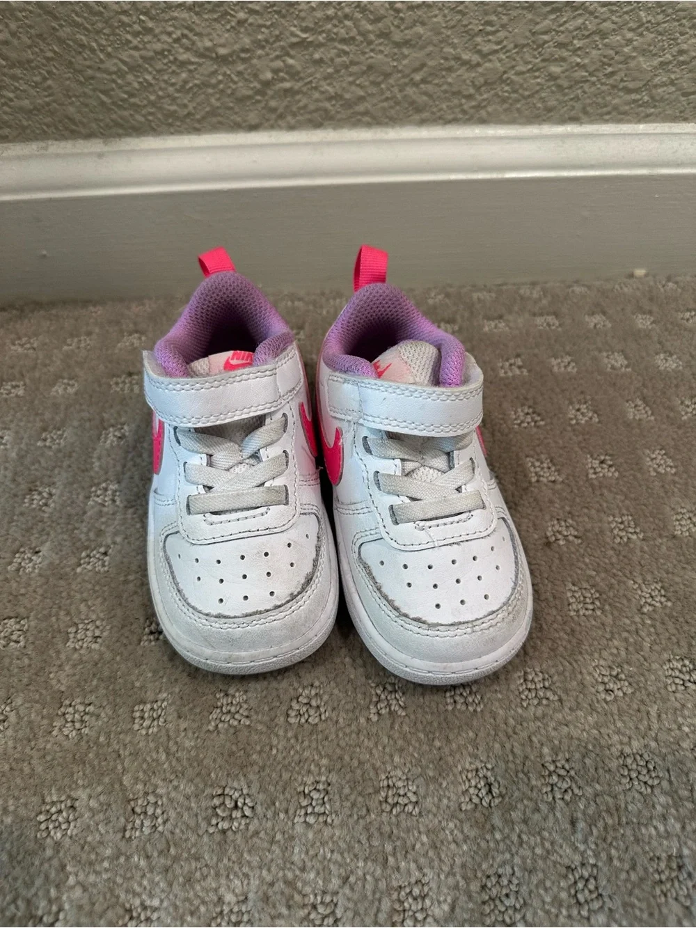 Nike White & Pink Kids Sneakers with Hook-and-Loop Strap